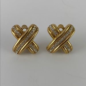 Vintage Lady Remington clip on earrings